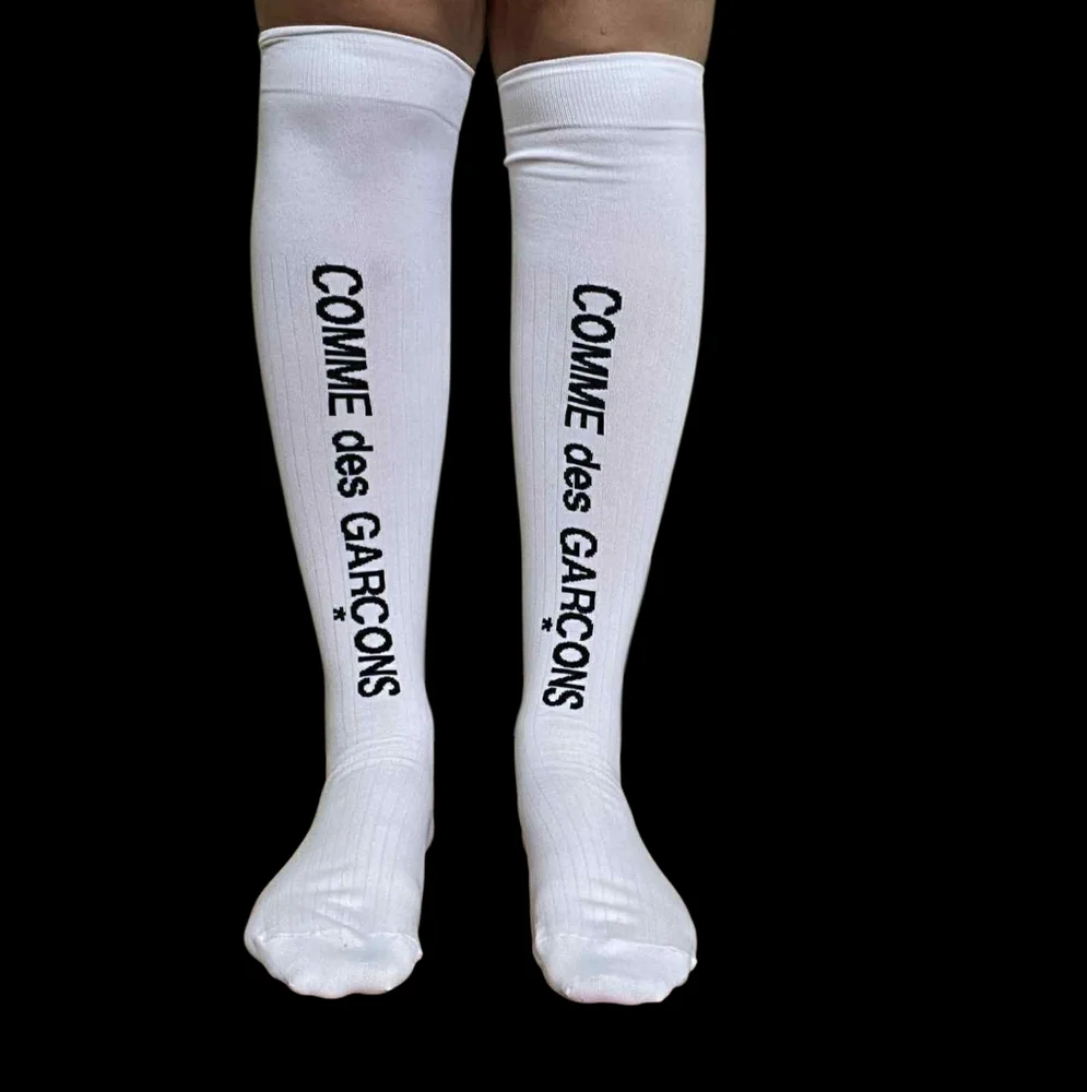 NWT Comme des Garcons White logo socks Sz L